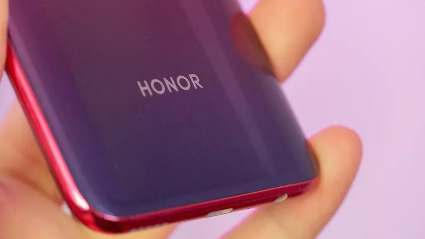 Флагман Honor V30 с 5G и чипом Kirin 990 представят 26 ноября