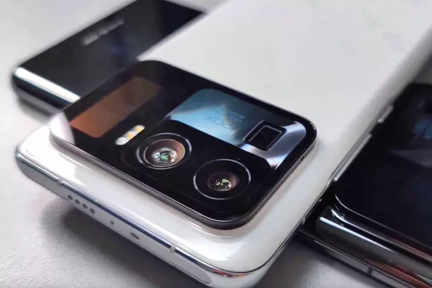 Стала известна ёмкость аккумуляторов Xiaomi 12, Xiaomi 12 Ultra и Xiaomi 12 Pro