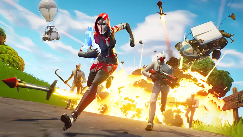 Война началась: Fortnite удалили из App Store и Google Play, и Epic Games уже подала в суд на Apple