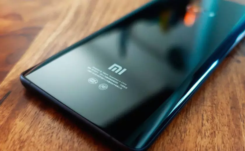 В Сети появилось первое фото флагмана Xiaomi Mi 7