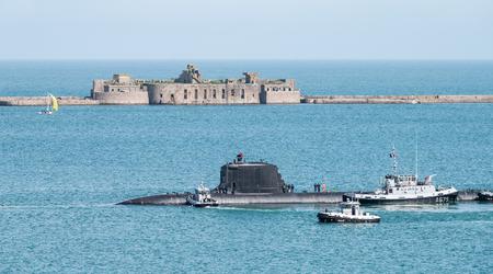 La marine française a reçu le sous-marin nucléaire d'attaque Duguay-Trouin de la classe Barracuda, qui sera armé de missiles SCALP navals d'une portée maximale de 1 000 kilomètres.