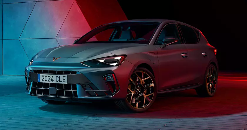 Новинка 2025 года: Хэтчбек Cupra Leon e-Hybrid