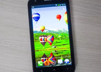 Обзор Fly IQ443 Trend