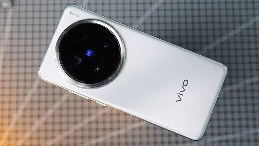 Изучаем Vivo X200: новая эра в технологии смартфонов
