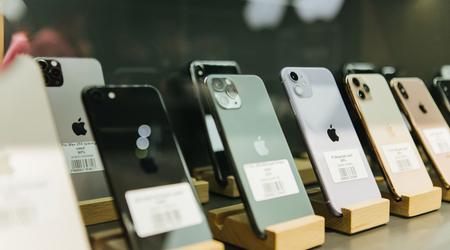 Un Chinois a passé des années à échanger de faux iPhones contre des authentiques chez Apple. Il a gagné 1 million de dollars et plus de 2 ans de prison