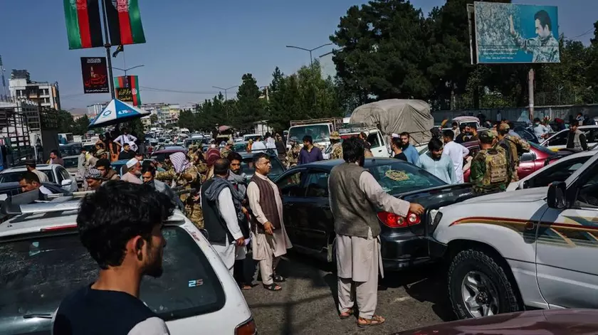 Принадлежащий Facebook мессенджер WhatsApp не может блокировать сообщения Талибана из-за сквозного шифрования