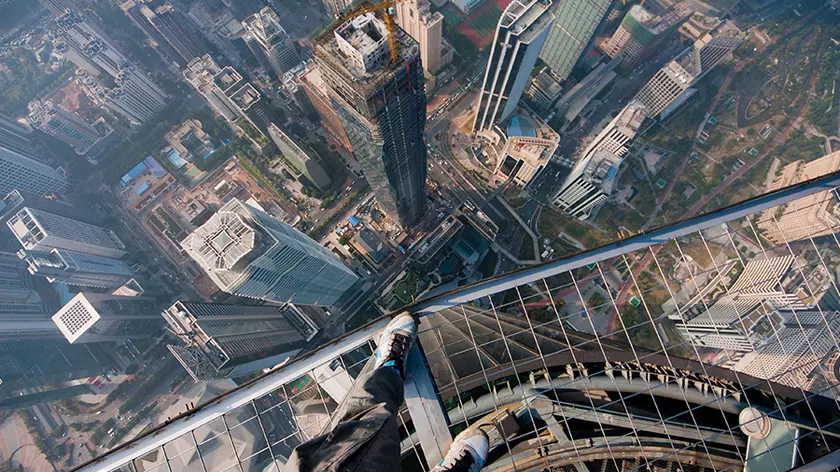 Роскомнадзор заставил ВКонтакте и Youtube удалить данные о руфинге и зацепинге