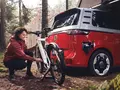 Volkswagen превращает электровелосипед в автомобиль (но все еще на двух колесах)
