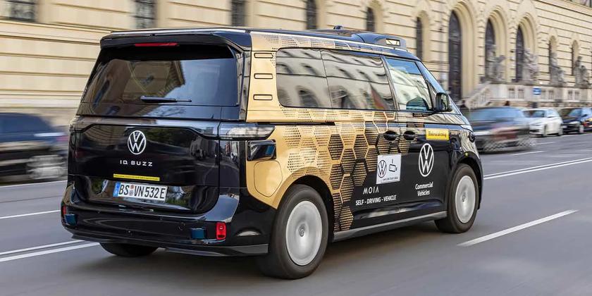 Автономные электромобили ID.Buzz компании Volkswagen начнут перевозить пассажиров в Германии