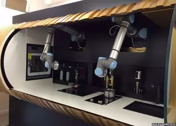 Роботизированная кухня будущего (видео)