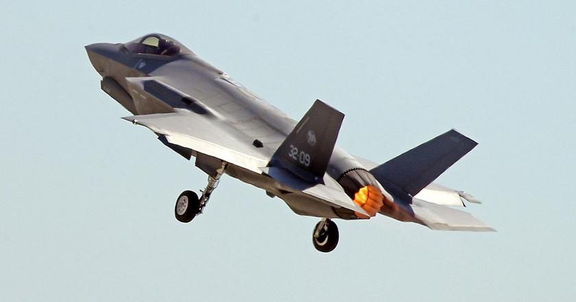 Федеральный союз немецкой аэрокосмической промышленности раскритиковал решение властей о покупке американских истребителей пятого поколения F-35 Lightning II