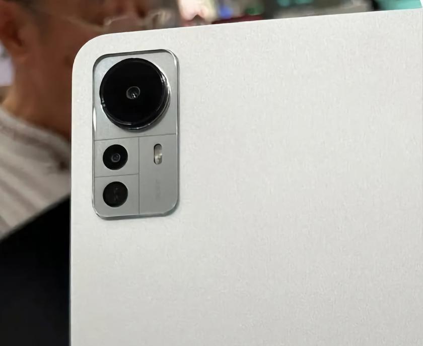 Xiaomi Pad 6 з'явився на живих фотографіях із дизайном камери, як у Xiaomi 12
