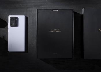 Xiaomi showed the unboxing of the flagship Mi Mix 4 - the charger was not removed from the kit