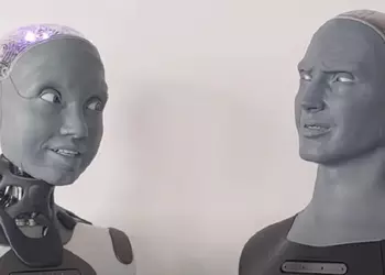 Все как у людей: “женщина”-робот обиделась на “мужчину”-робота из-за неудачной шутки