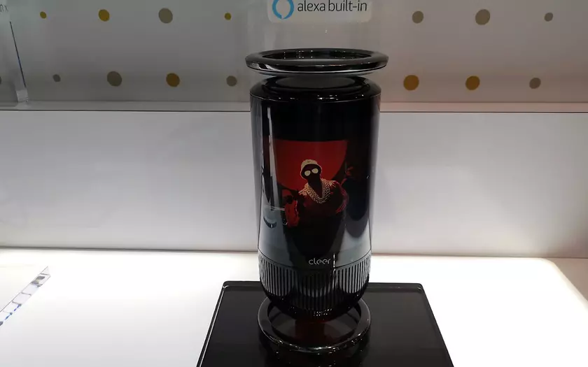 На CES 2019 привезли «умную» колонку Cleer Mirage с гибким AMOLED-дисплеем