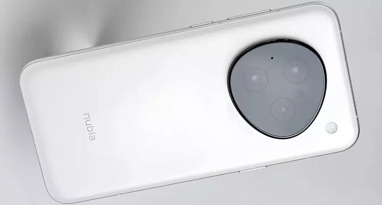 Nubia опередила всех: компания готовится представить первый в мире смартфон с интегрированным AI-агентом на уровне OS