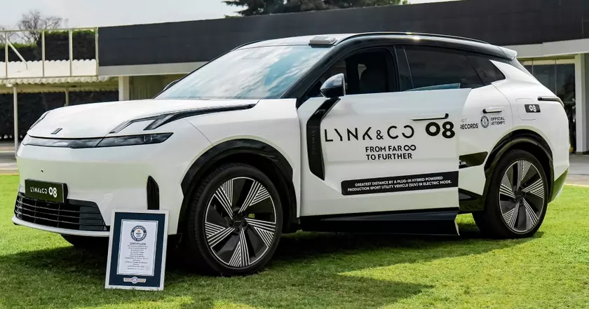 Lynk & Co 08