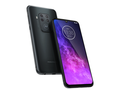 Motorola One Zoom: камера с четырьмя модулями, OLED-экран 21:9, процессор Snapdragon 675 и светящийся логотип летучей мыши