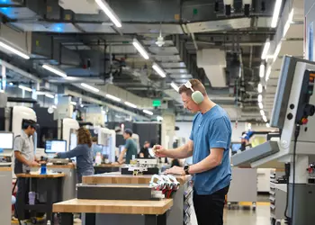 $500 млрд на ИИ, заводы и производство: Apple объявила крупнейшие инвестиции в США