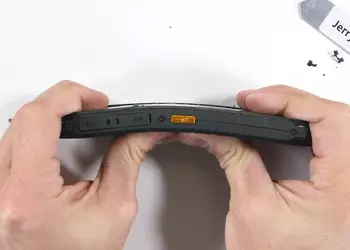 The shock-resistant smartphone CAT S41 passed tests for durability, but with reservations