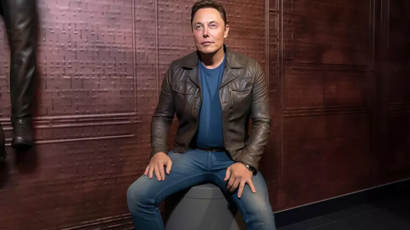 В Нью-Йоркском музее Мадам Тюссо появилась символическая восковая фигура ИИ, она подозрительно похожа на Илона Маска