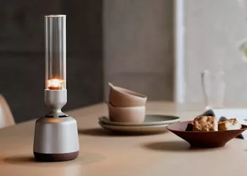 Sony LSPX-S3: стильная портативная колонка в виде стеклянной колбы со свечкой за $350