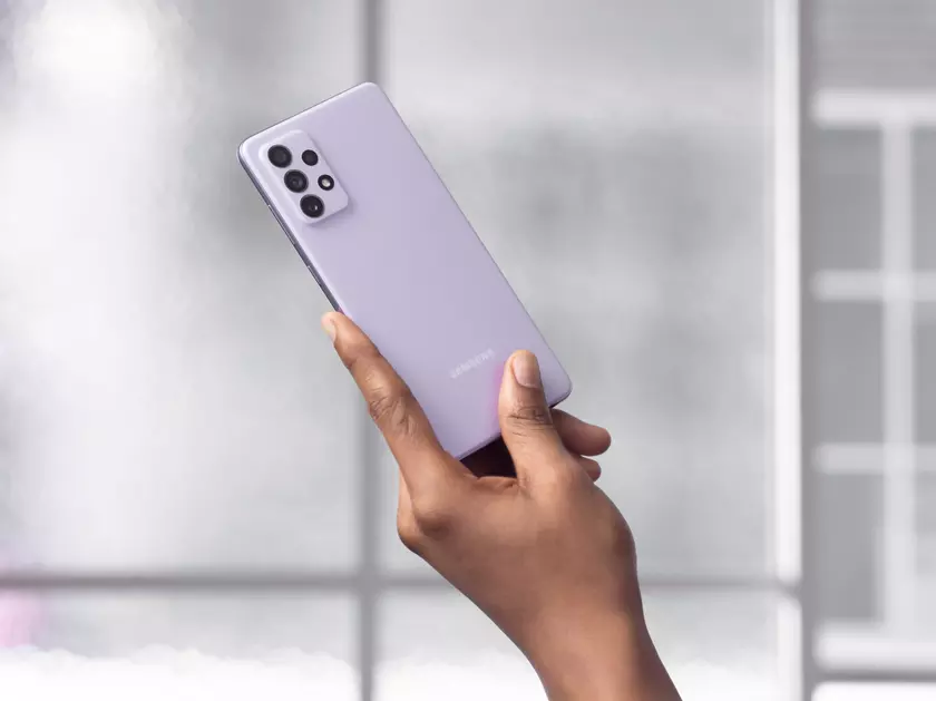 Samsung Galaxy A52 и Galaxy A72: смартфоны с 90 Гц дисплеями, квадрокамерами и водозащитой IP67 от €430