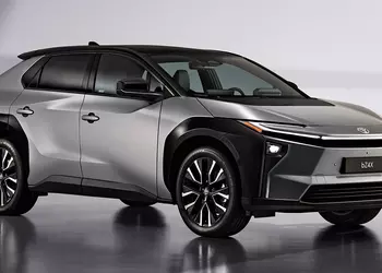 Toyota обновила электрический кроссовер bZ4X: быстрее заряжается, едет дальше, тянет больше