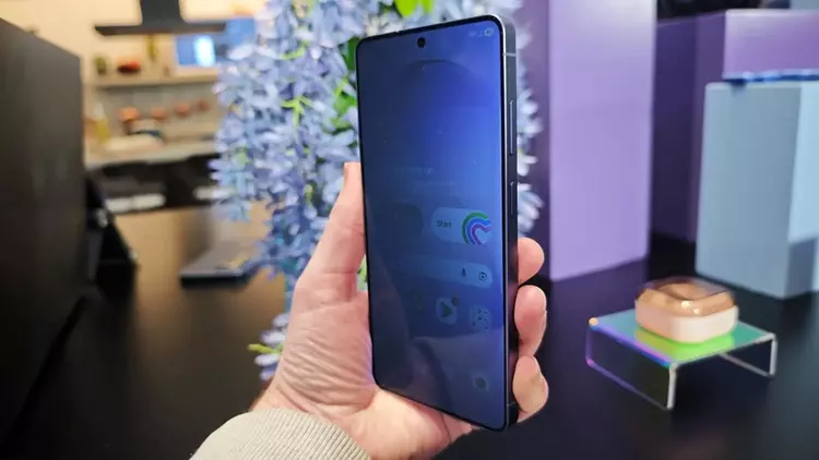 Xiaomi is bringing a Privacy Display ...