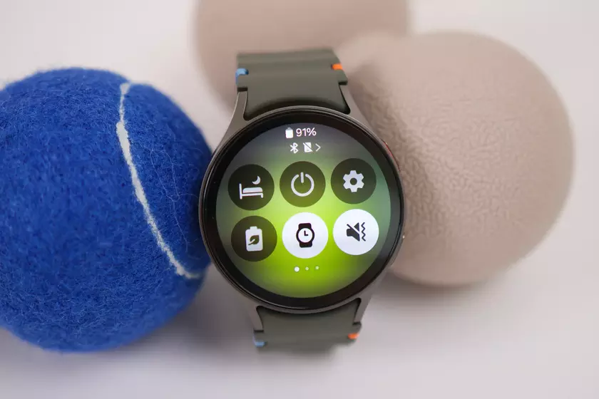 Пользователи Galaxy Watch 7 столкнулись с быстрой разрядкой часов и Samsung уже работает над исправлением проблемы