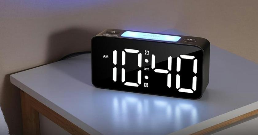 Cadmos loud alarm clock for heavy sleepers