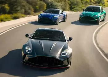 Три оттенка победы: Aston Martin выгуливает эксклюзивные DB12 S в Монтерее