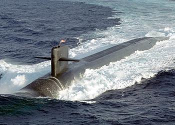 Un submarino estadounidense de propulsión nuclear de clase Ohio, que transporta 20 misiles balísticos intercontinentales Trident II y armas nucleares, ha llegado a Corea del Sur por primera vez desde 1981.