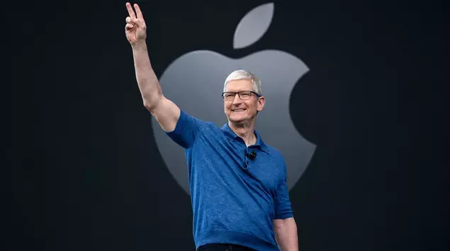 Tim Cook steps down as Apple ...