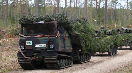 Gepanzerte Mannschaftstransportwagen, Raketen für IRIS-T SLS, 155-mm-Granaten und Minenräumpanzer WISENT 1: Deutschland hat der Ukraine ein neues Waffenpaket übergeben