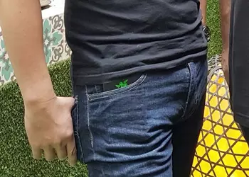 Razer дразнит фотографиями своего смартфона