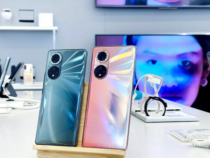 Флагманы Honor 50 с вернувшимися процессорами Snapdragon стали хитом продаж: всего за 1 минуту продано смартфонов на $77 млн