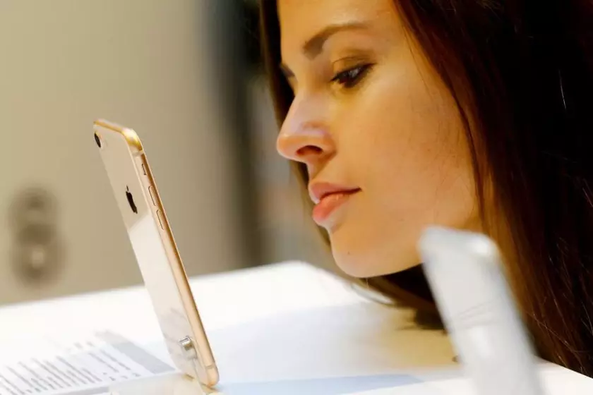 Батарея iPhone взорвалась после того, как ее укусил пользователь