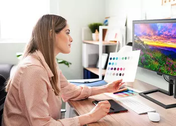 Philips представил профессиональный 4K-монитор Mini LED с поддержкой Thunderbolt 4 за £1199