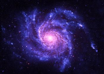 Открытие в галактике NGC 4383: Взрывы выбрасывают газовый поток на расстояние 20 000 световых лет