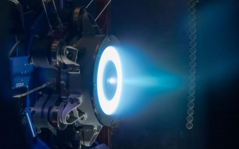 NASA протестировало самый мощный в истории электрический ракетный двигатель, который будет установлен в орбитальной станции Lunar Gateway