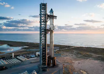 SpaceX меняет курс: сначала Луна, потом Марс