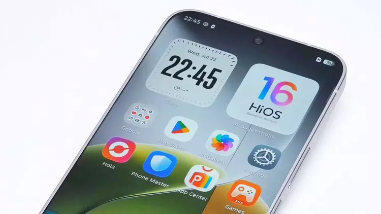 Tecno's 0mm bezel phone concept looks ...