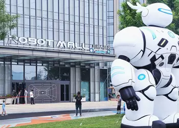 Будущее здесь: в Пекине открылся Robot Mall — огромный специализированный центр по демонстрации, продаже и обслуживанию роботов