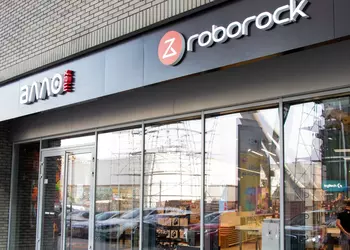 Алло открыла в Днепре первый в Украине брендовый магазин Roborock