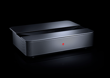 Leica dévoile le projecteur laser 4K Cine 1 avec Google TV et une autonomie de 25 000 heures pour 8 300 $.