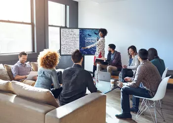 Dell представила «классный» 75-дюймовый сенсорный монитор и небьющиеся ноутбуки для школьников