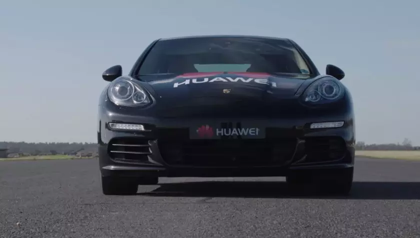ИИ Huawei Mate 10 Pro способен управлять автомобилем
