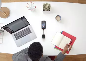 Pioneer Rayz Rally: первая портативная колонка для iPhone без своего аккумулятора