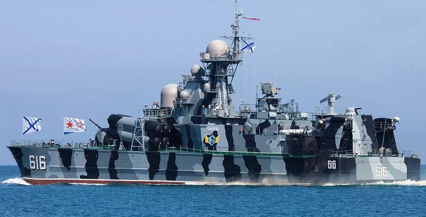 Украинский экспериментальный дрон Sea Baby с 850 кг тротила поразил российский ракетный корабль «Самум», который является носителем противокорабельных ракет «Москит»